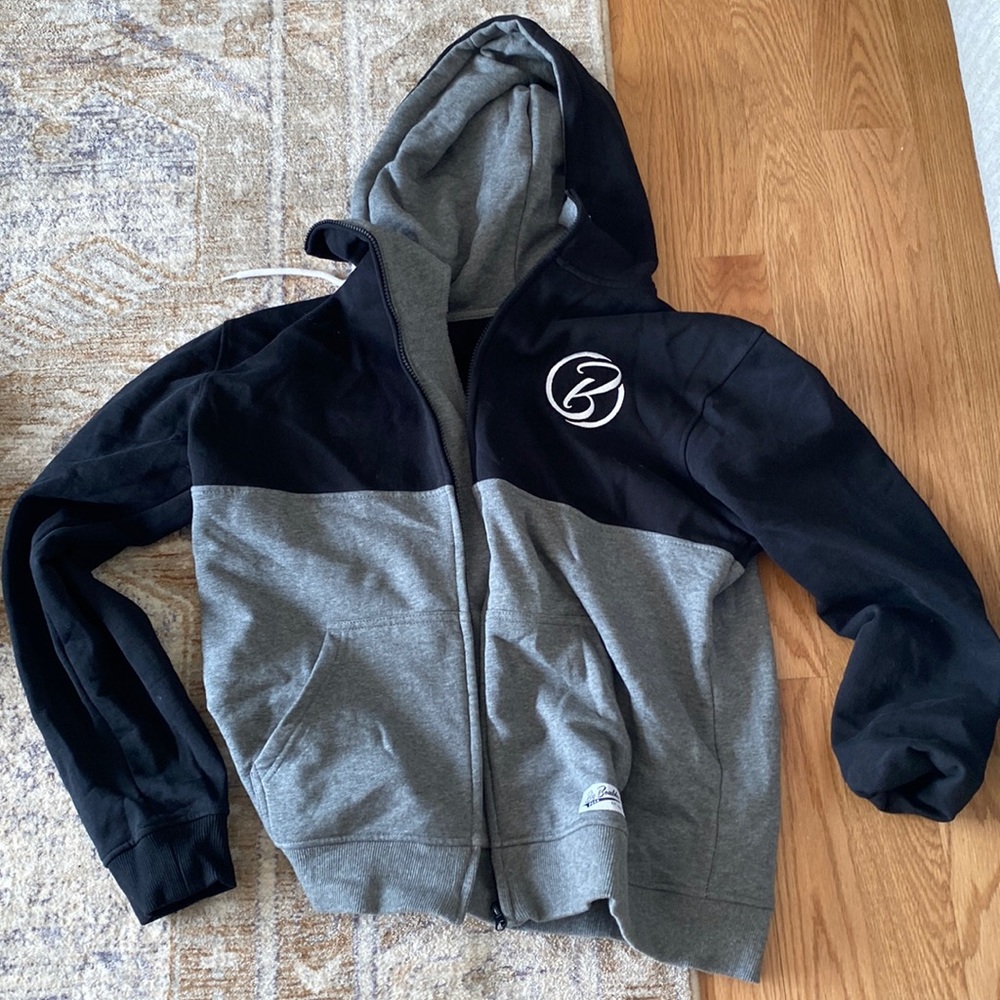 5/$20 Sweatshirt / Hoodie - like new zip up front